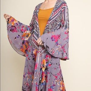 Umgee Floral Bell Sleeve Kimono Hi Low